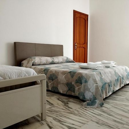Thomas'S Home - Appartamento A Comiso Esterno foto