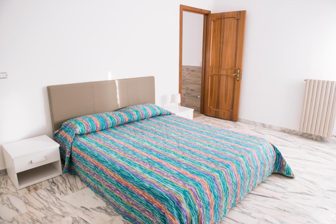 Thomas'S Home - Appartamento A Comiso Esterno foto
